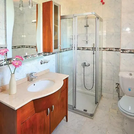 Sleeps 7 Air Con Wifi וילה דליאן